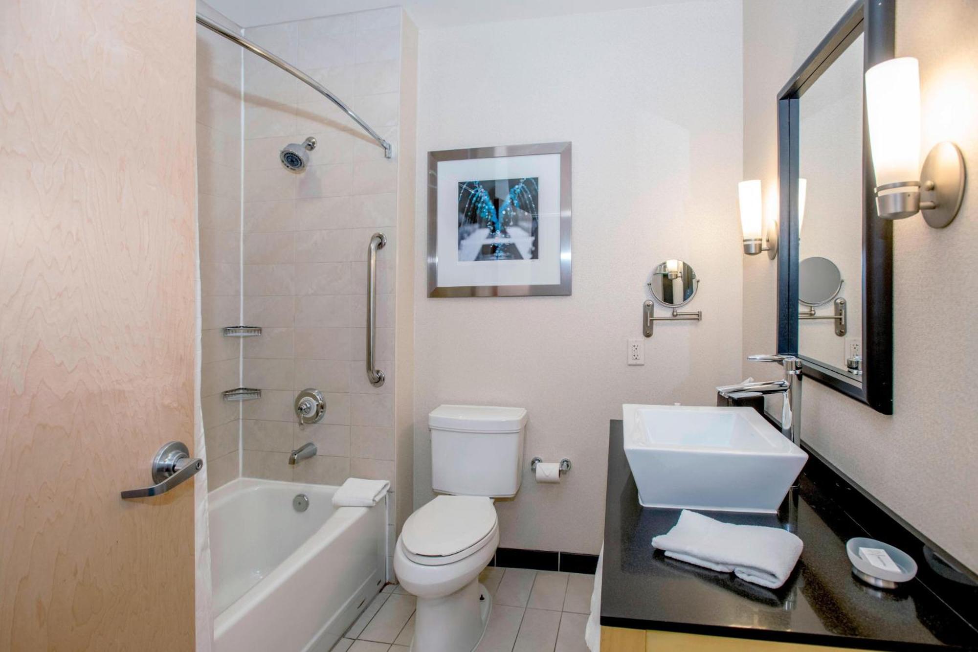 Springhill Suites By Marriott Pueblo Downtown Esterno foto
